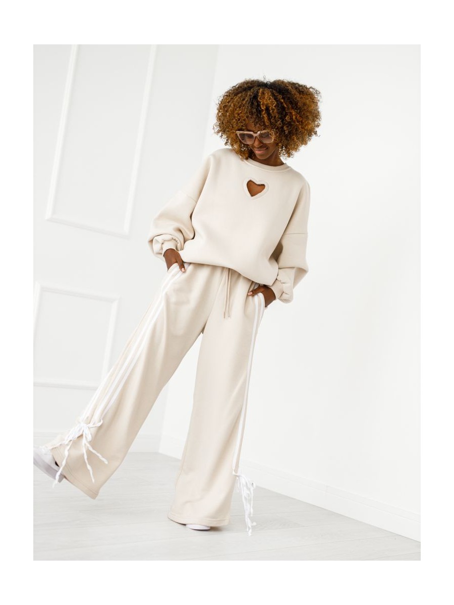 Bluza Heart z wyciętym sercem - beż